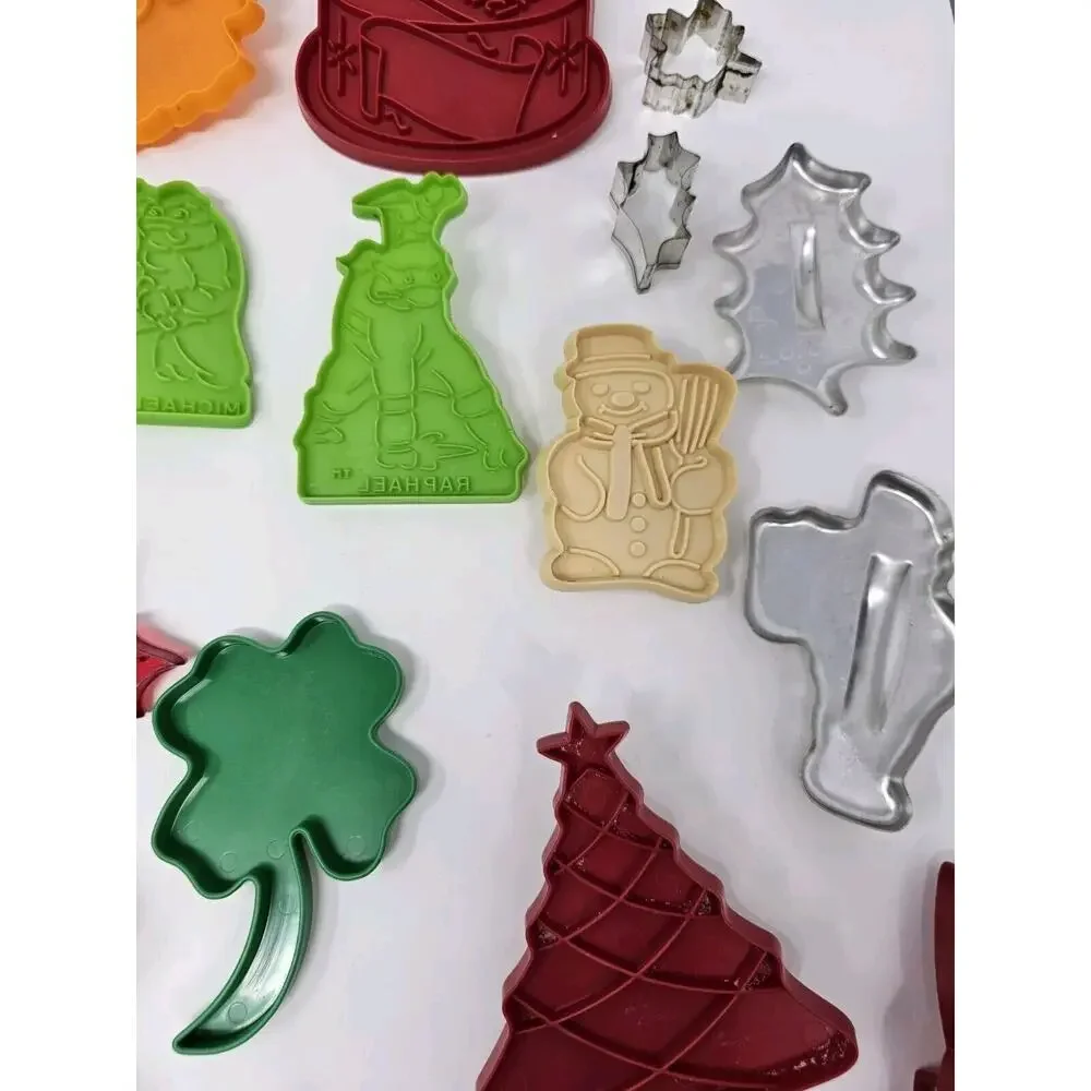 Lot of 30+ Vintage Cookie Cutters Hallmark Tupperware Hutzler Holiday 80s